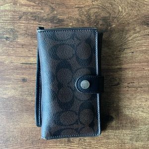 Coach Wristlet Wallet Dark Brown